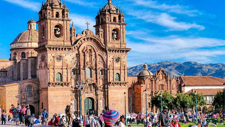 El Corazón de Cusco: Explorando la Encantadora Plaza de Armas