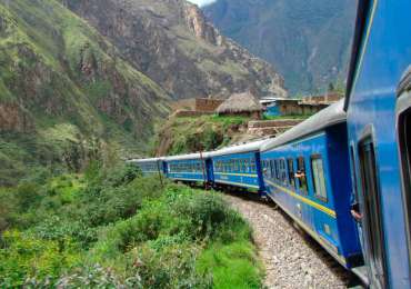 A Journey Through Time and Beauty: Ollantaytambo to Aguas Calientes by Train