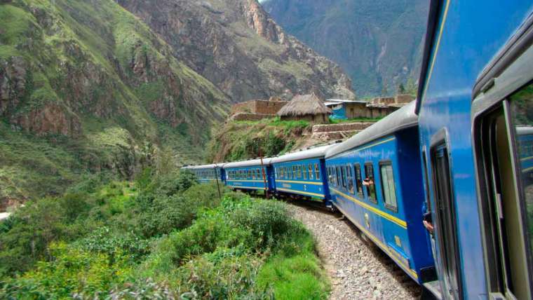Un Viaje a Través del Tiempo y la Belleza: De Ollantaytambo a Aguas Calientes en Tren